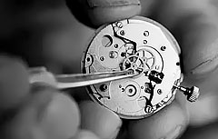 艾米龙手表维修（艾米龙手表调整日期时卡住的解决方法）